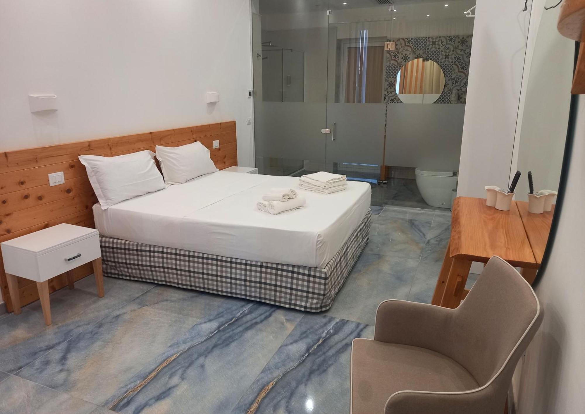 Jonium Hotel - Amazing Sea View And Swimming Pool Pulsano Exterior photo